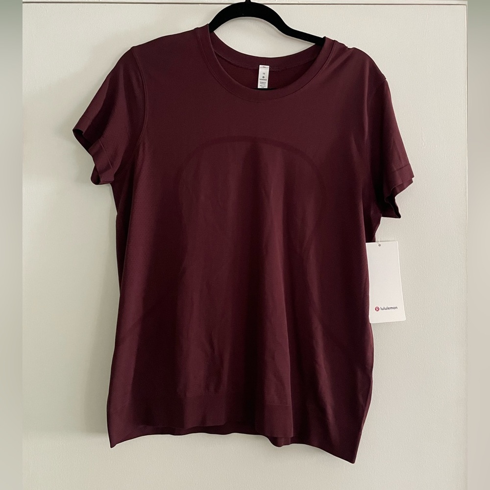 NWT - Lululemon Swiftly Short Sleeve Shirt